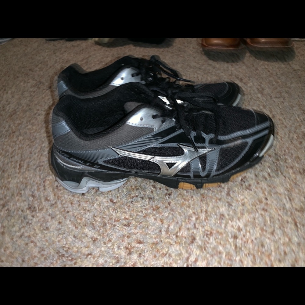 mizuno volleyball shoes